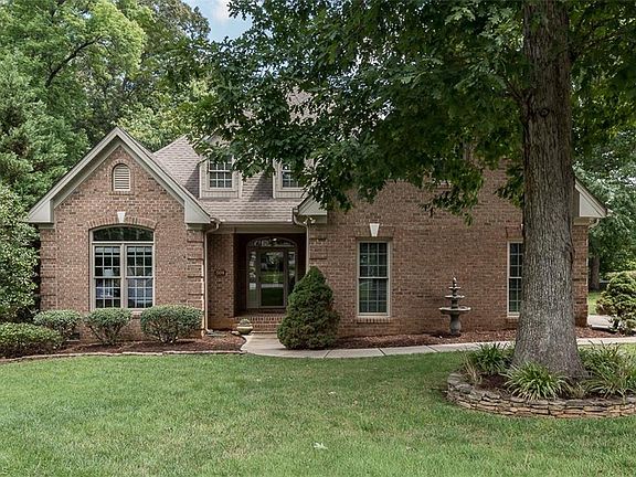 2nd image of 504 McKenzie Ct