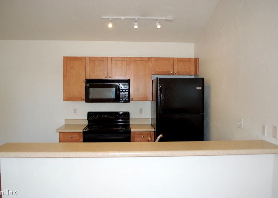 1st image of 2910 E Seneca St #2