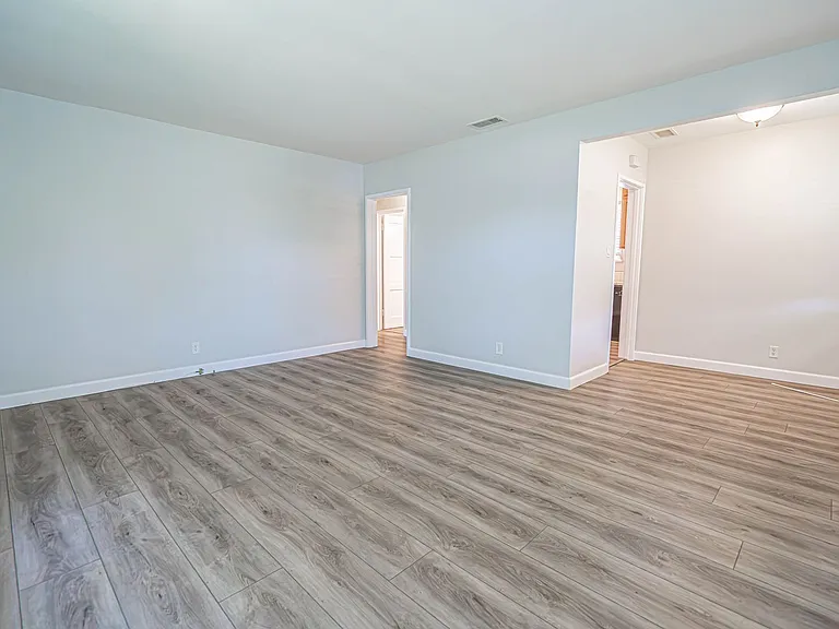 2031 N Parish Pl — Photo 5