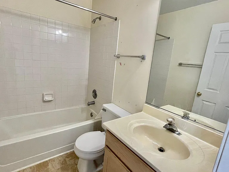823 Addison Ave — Photo 17