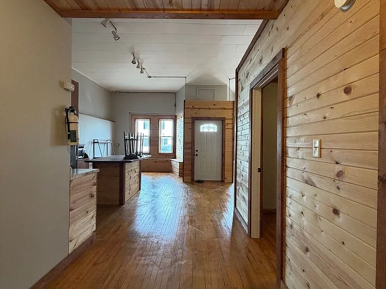 311 Main St — Photo 15