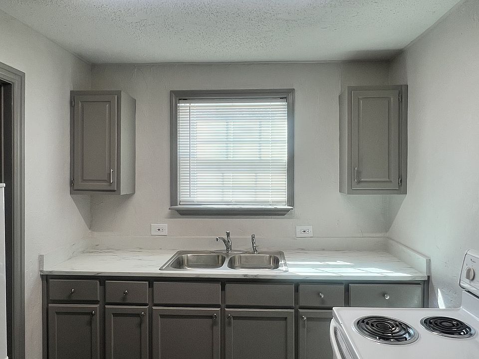 1st image of 1361-1363 E Price St #1