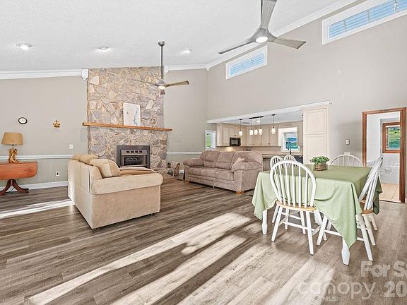 5th image of 47209 Paradise Ln