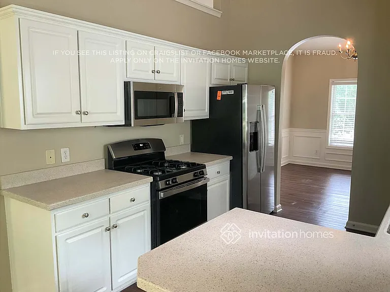 3670 McGuire Close NW — Photo 4
