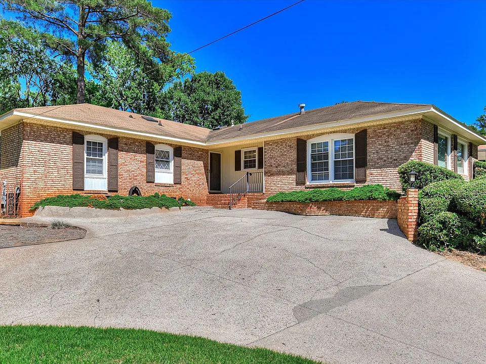 2705 Bolling Rd