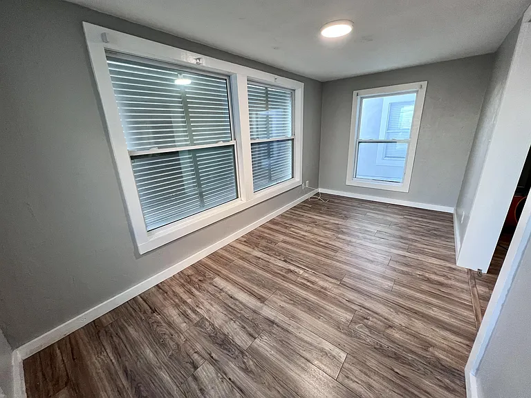 107 Washington St #6 — Photo 6