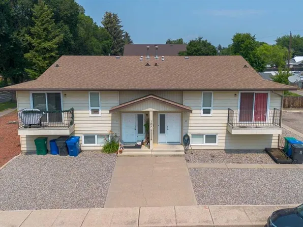 309 19th St N, Lethbridge, AB T1H 3K3