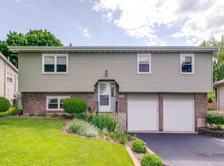 6720 Hunters Path, Cary, IL 60013