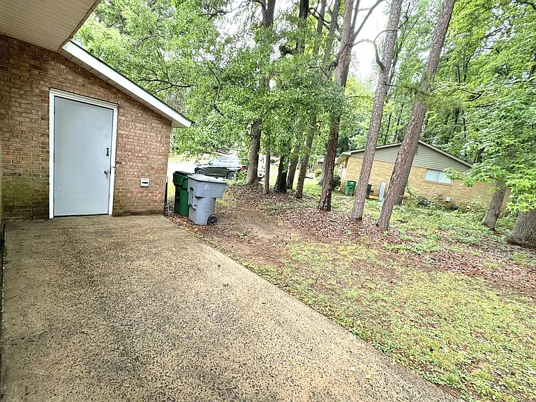 4626 Highlake Dr — Photo 17