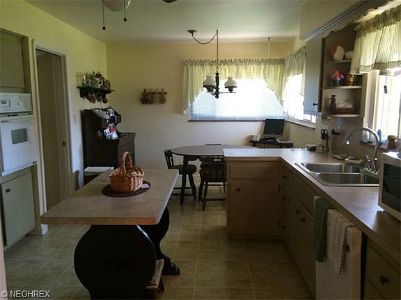 2nd image of 10009 Lynn Dr