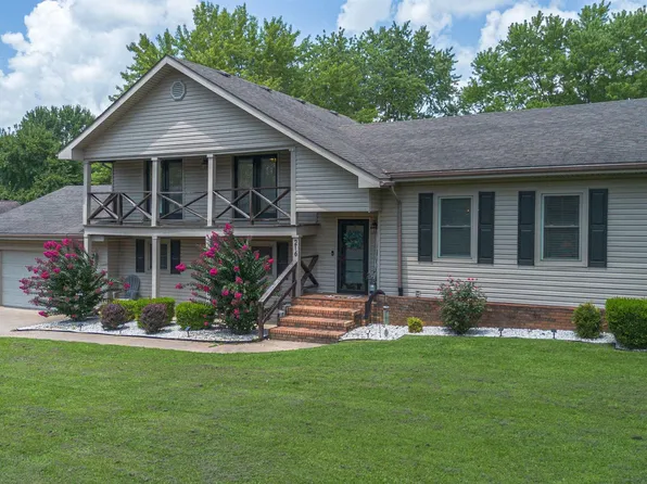 216 Castlebury Cir, Paducah, KY 42003