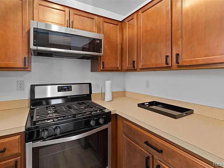 2900 E Jefferson Ave #D702 — Photo 12