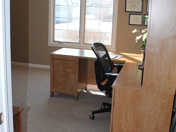 5th image of 634 Castle Wynd Dr