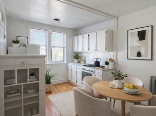 5523 W Irving Park Rd #204, Chicago, IL 60641