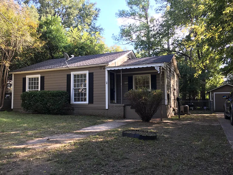 1119 Skyline St — Photo 1