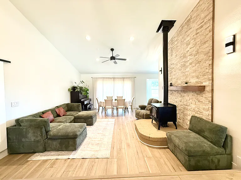 19640 Hendrika Way — Photo 5