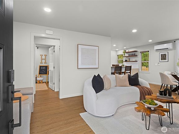 5th image of 3911 SW Forest Street