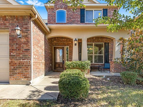 4th image of 1624 Medina Ln