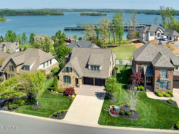 3rd image of 15280 Lighthouse Pointe Dr
