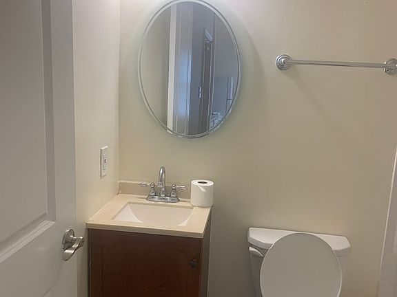 5th image of 527 S 42nd St APT 1F