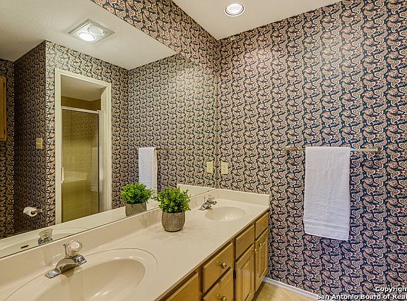 4th image of 63 Chapel Hill Cir