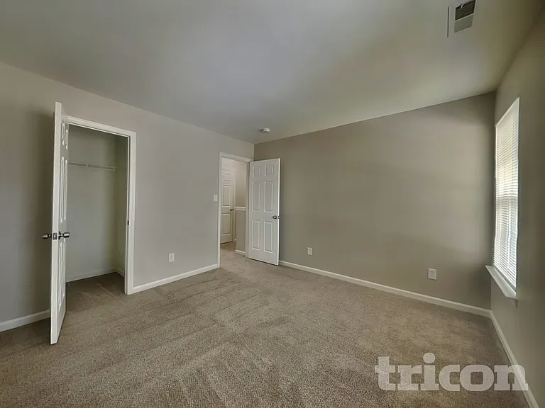 2120 Ballingarry Dr — Photo 12