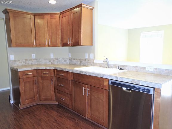 3rd image of 12707 NE 46th St