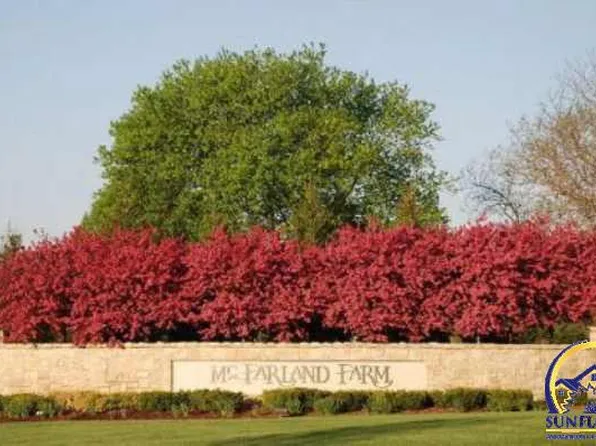 1212 SW New Forest Dr, Topeka, KS 66604