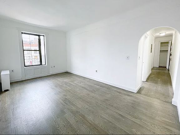 3rd image of 840 W End Ave APT 1F