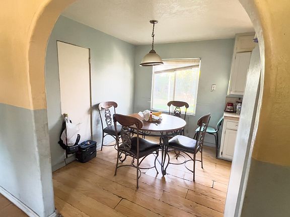 4th image of 254 E Birch Street