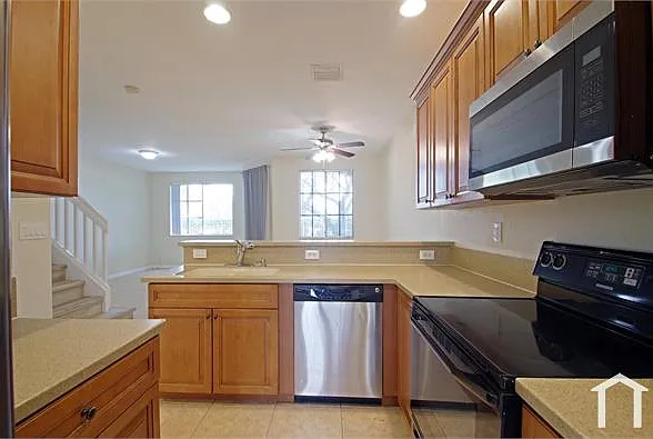 4 bed, 1511 sqft, $2,900 — Photo 4
