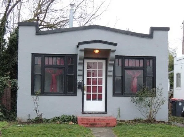 609 W 2nd St, Medford, OR 97501