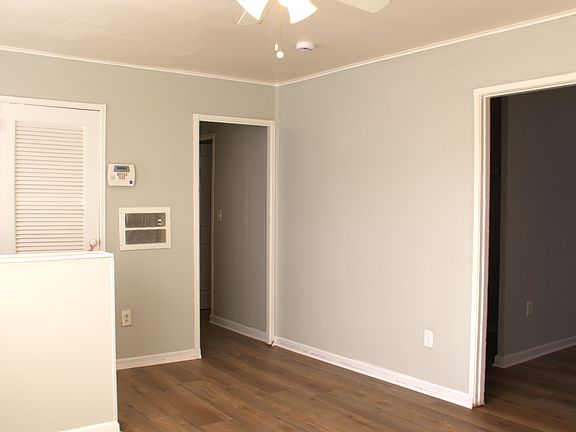 3rd image of 1709 Oakwood Ave NE