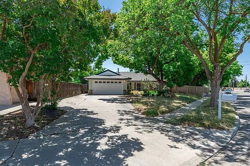 6044 N Gentry Ave Photo 1