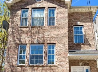 695 S 11th St #2, Newark, NJ 07103
