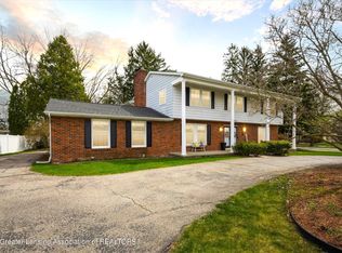 5856 Shadow Lawn Dr, East Lansing, MI 48823