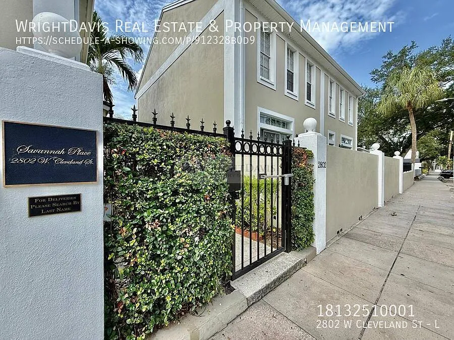Perfect 2/2.5 condo in South Tampa! — Photo 1