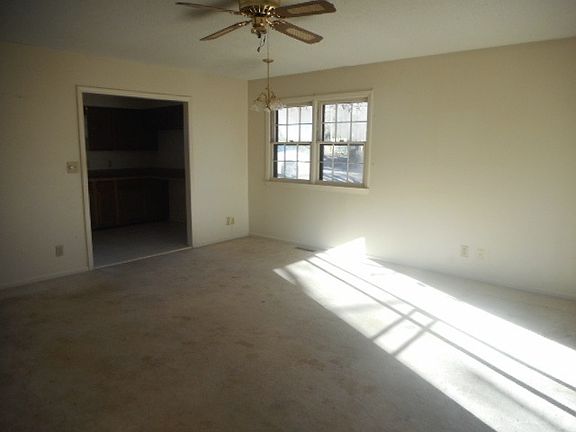 2nd image of 2403 W Florida St
