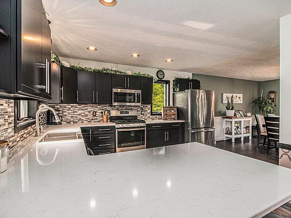 5th image of 7213 Old Lantern Dr SE