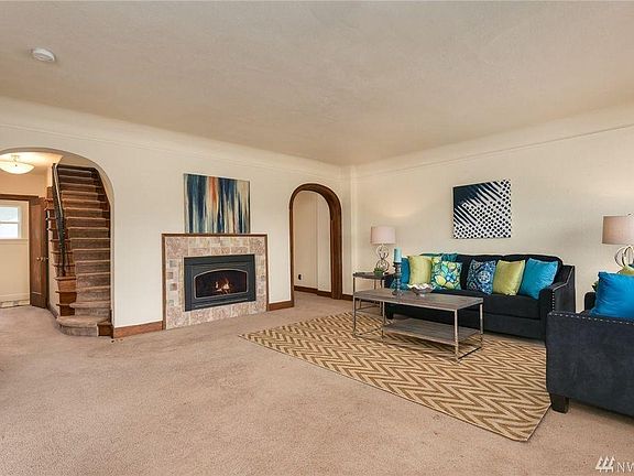 2nd image of 1412 Beach Dr NE #B