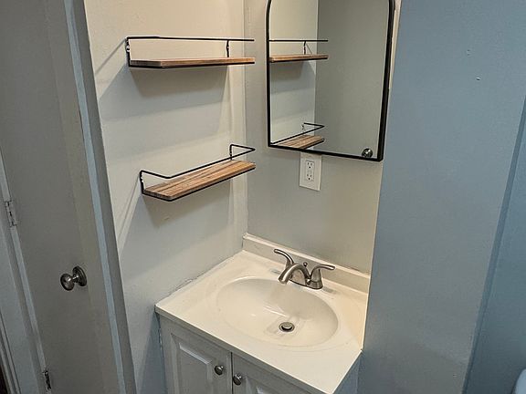 3rd image of 199 Broad St APT 2W