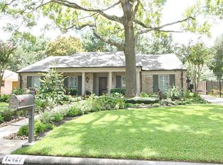 12427 Carriage Hill Dr, Houston, TX 77077