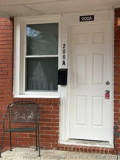 2 bed, 1.0 bath, 700 sqft, $995 — Photo 2
