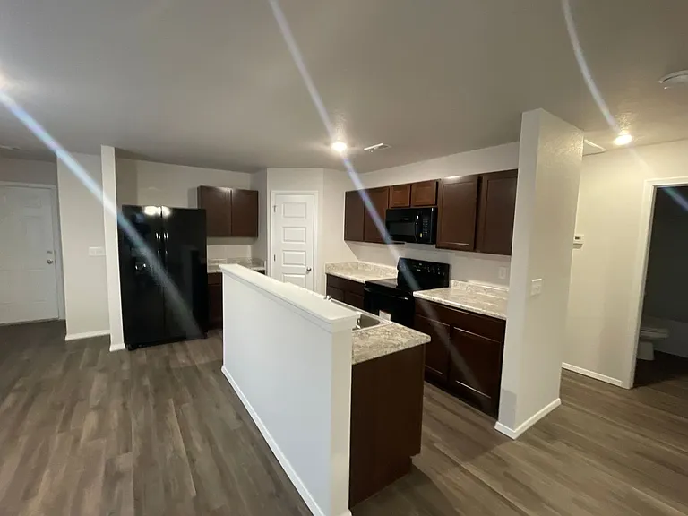 1731 Loveland St — Photo 5