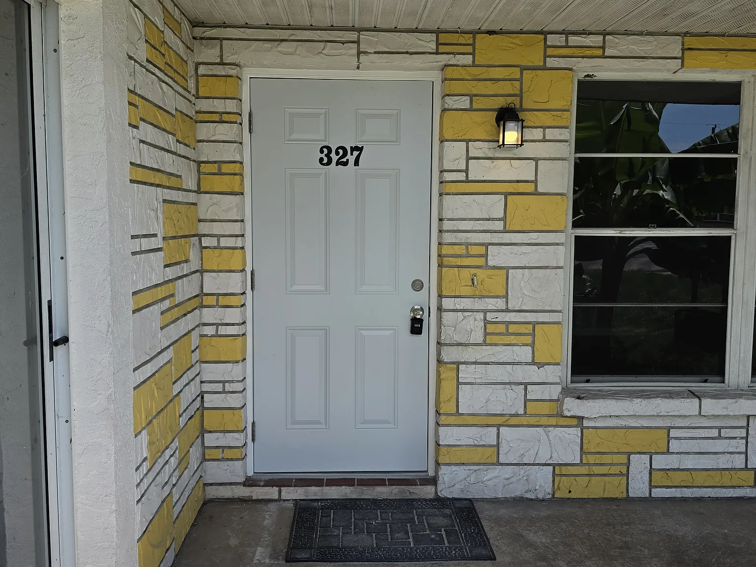 2 bed, 1200 sqft, $1,600 — Photo 2