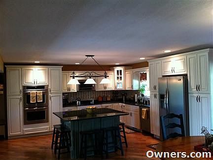 Beautiful upgraded kitchen