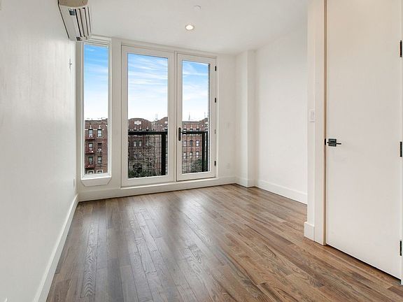 4th image of 171 Linden Blvd #5L