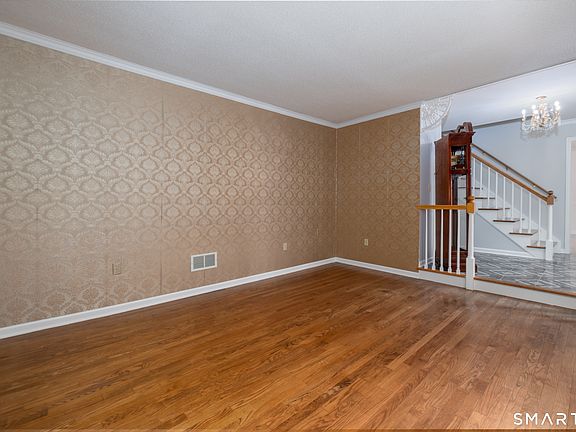 5th image of 90 Fenn Road