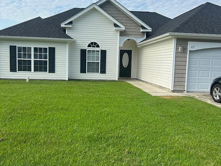 1117 Green Fir Loop — Photo 1