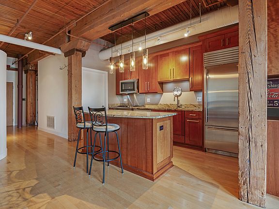 4th image of 550 N Kingsbury St APT 519
